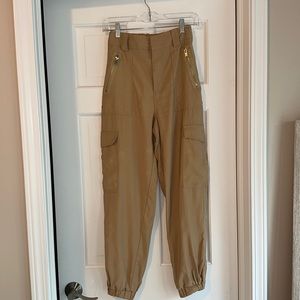 Forever 21 Khaki Ankle Cargo Pant | Size Small